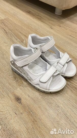 Сандали на девочку 31-32 размер