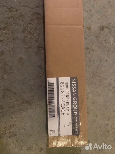 Молдинг правой задней двери Nissan -822824EA1E