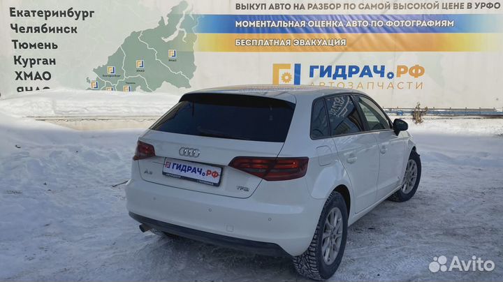 Пыльник переднего правого крыла Audi A3 (8V) 8V0821112C