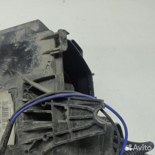 Фара галогеновая передняя правая Volkswagen Passat