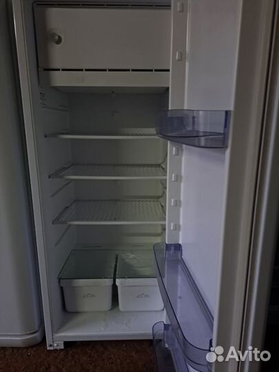 Холодильник Бирюса 140см