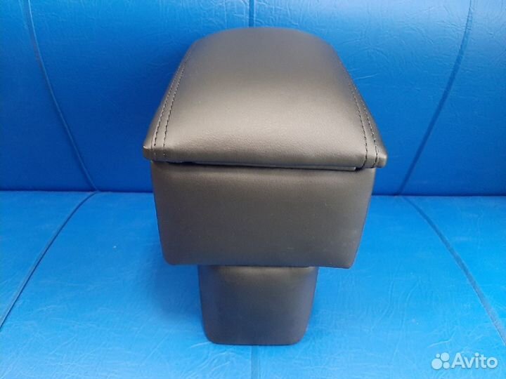 Подлокотник Ford Focus 2