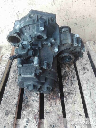 МКПП (механическая коробка переключения передач) V