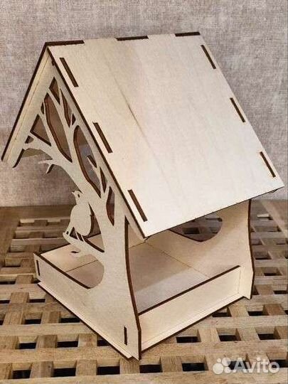 Кормушка для птиц