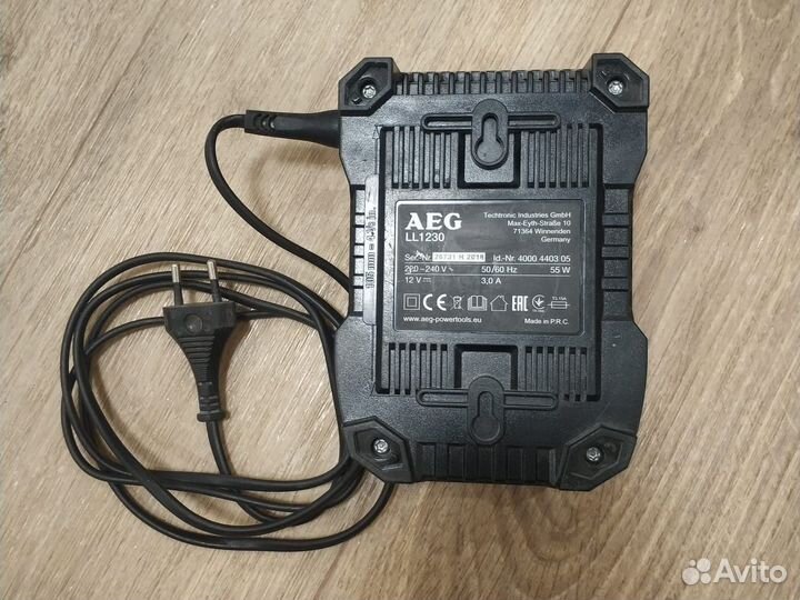 Зарядное устройство AEG LL1230