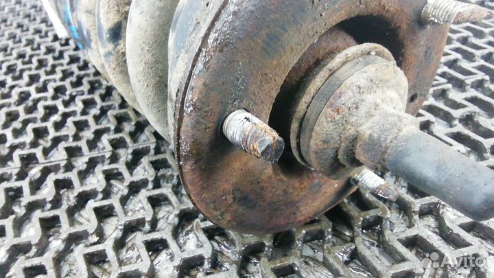 Стойка передняя Nissan Pathfinder (04-13 года) R51