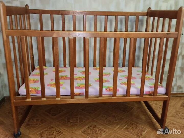 Детская кроватка