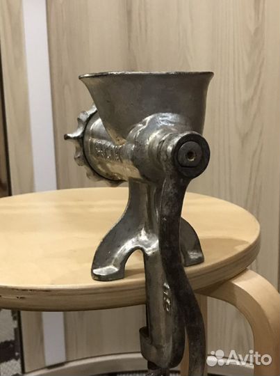 Мясорубка чугунная СССР