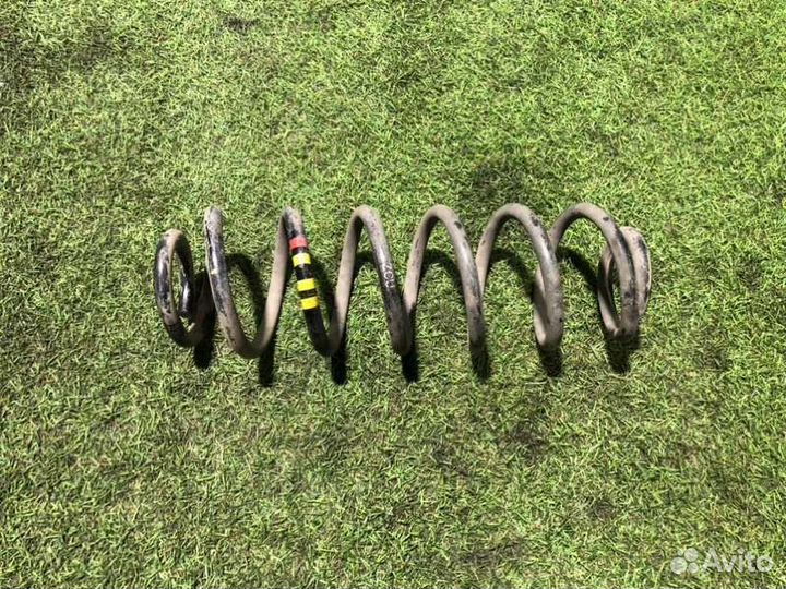 Пружина подвески задняя Volkswagen Jetta VI 1.6