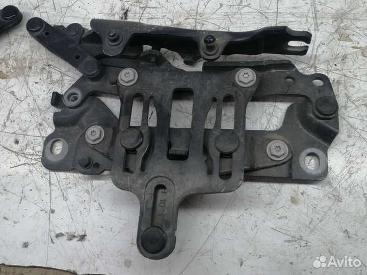 Петли капота BMW 5-series F10