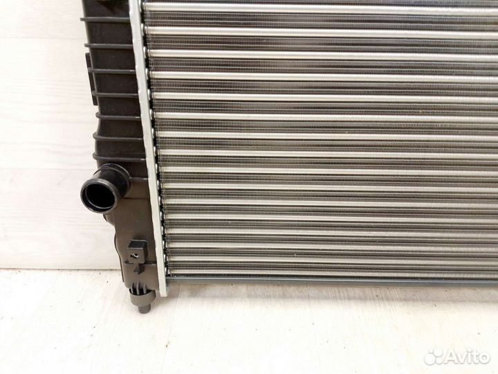 Радиатор охлаждения Chevrolet Aveo T250. 2006-2012