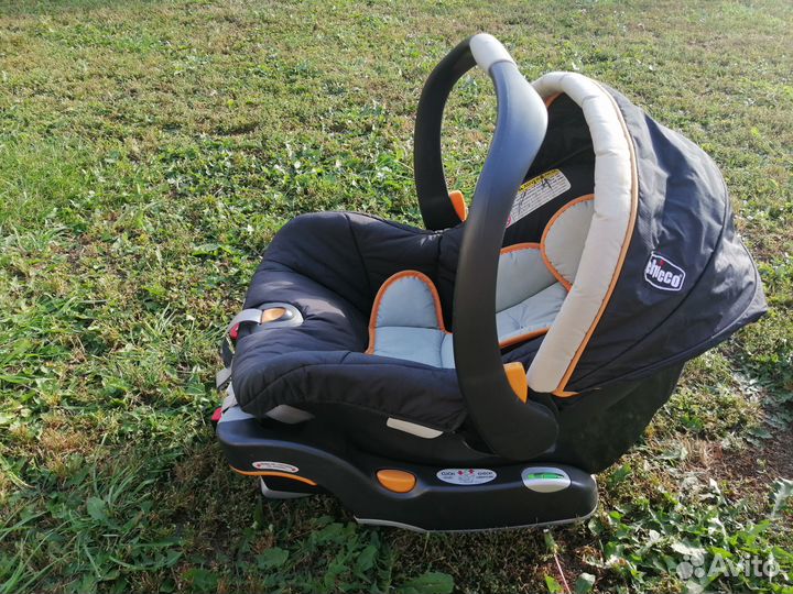 Автолюлька с базой isofix Chicco