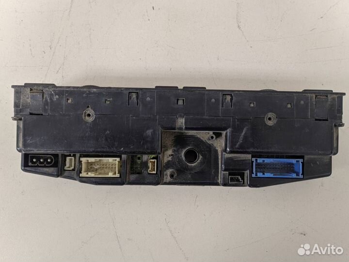 Блок управления климатической установкой BMW 7-Ser