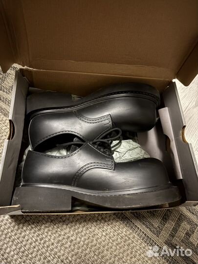 Balenciaga derby boots на руках