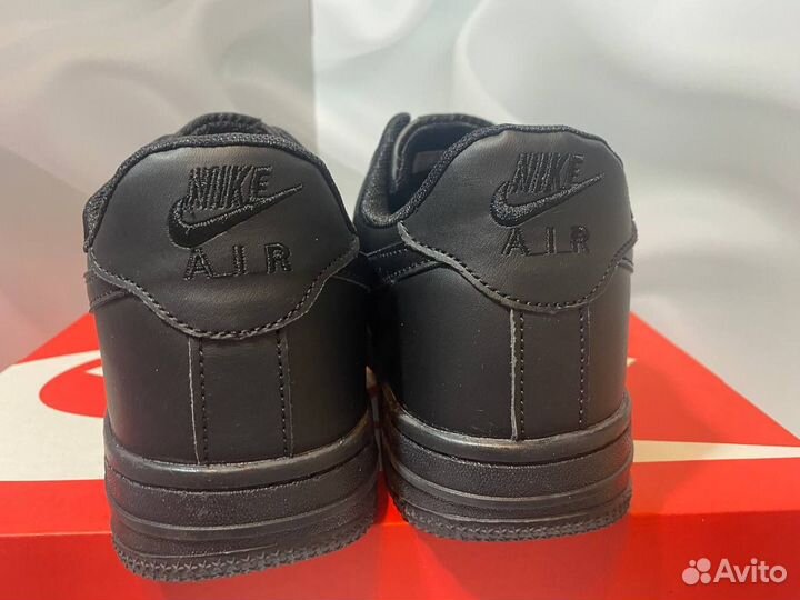 Кроссовки Nike air Force 1