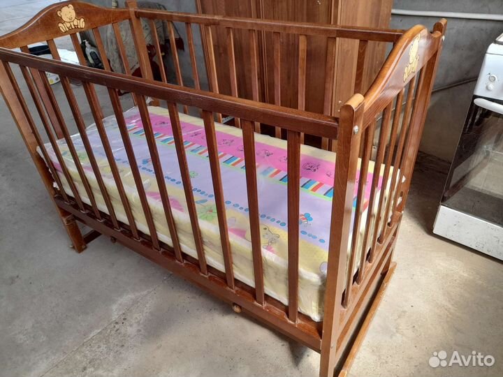 Детская кроватка
