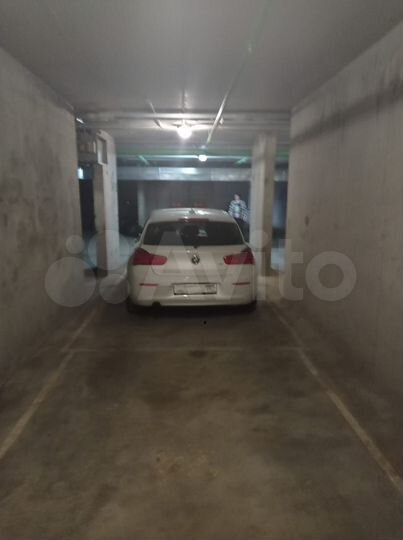 Машиноместо, 25 м²