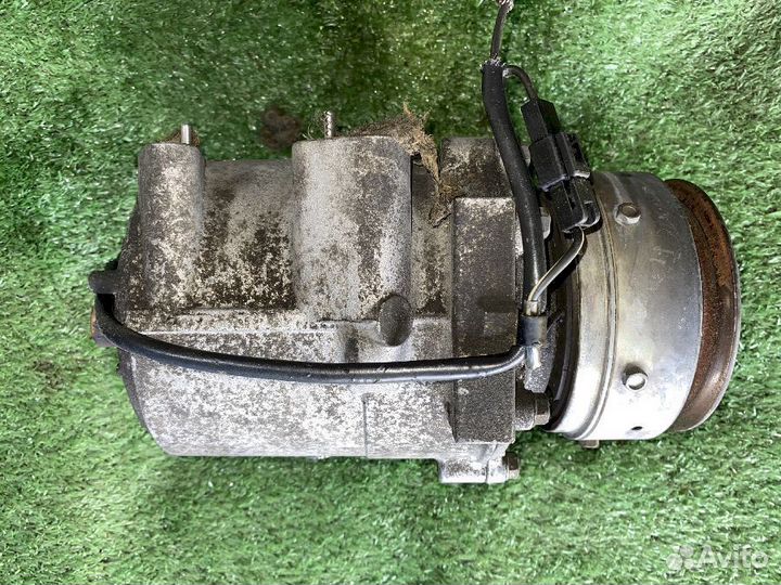 Компрессор кондиционера 4D68 Mitsubishi Chariot N3