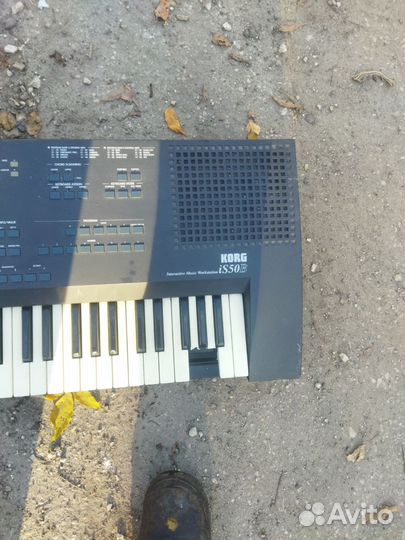 Синтезатор korg is50B на запчасти