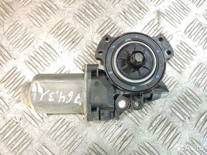 Моторчик стеклоподъемника левый задний Kia Ceed 2007-2012