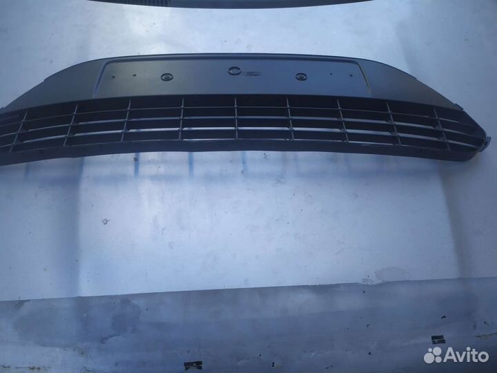 Оригинальная решетка бампера Фокус 2 рестайлинг