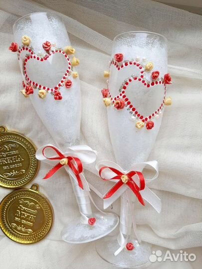 Свадебные бокалы, медали, украшения