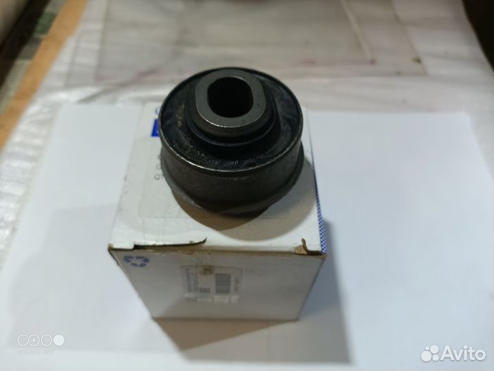Сайлентблок торсиона Tahoe Escalade Yukon 20829013