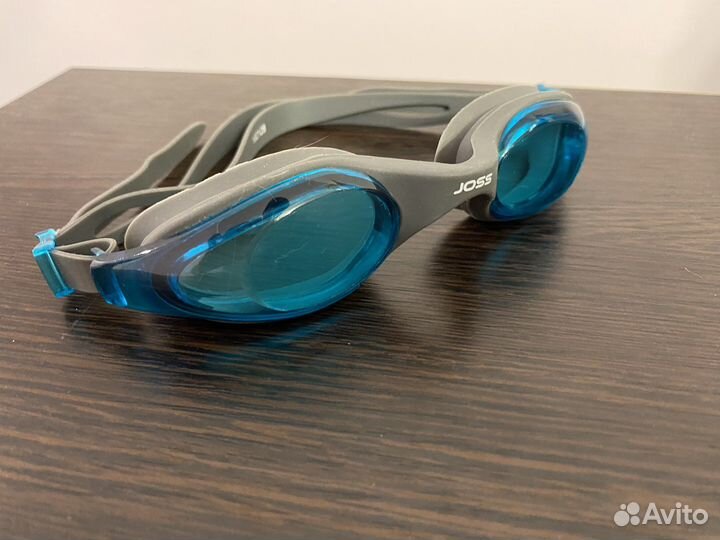 Очки для плавания