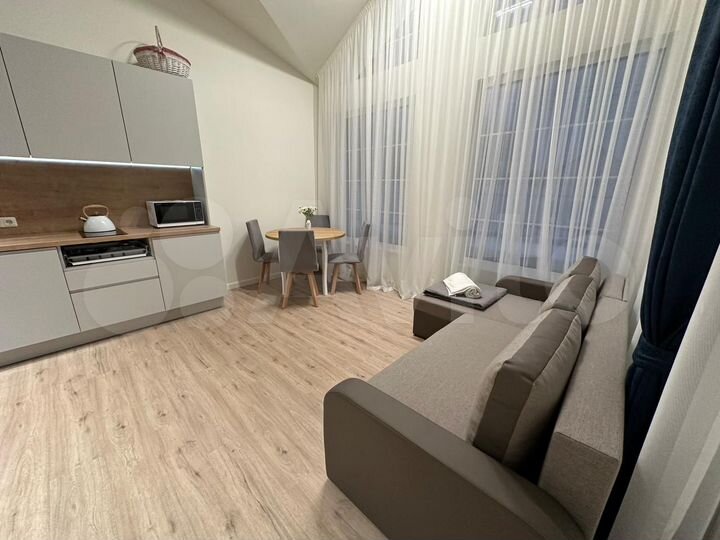 2-к. квартира, 42 м², 1/1 эт.