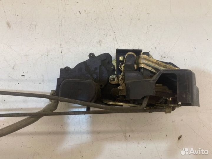 Замок боковой двери задний правый Kia Spectra