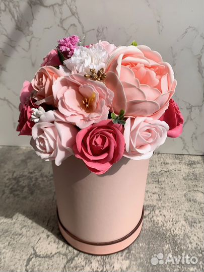 Композиция из мыльных цветов