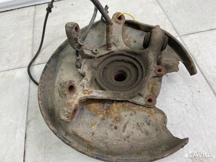 Поворотный кулак задний левый Mercedes-Benz E W210