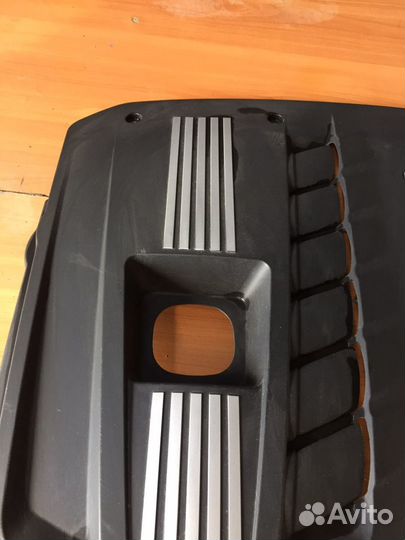 Bmw f10 N52 декоративная крышка двигателя