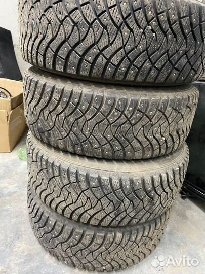 Dunlop SP Winter Ice 03 215/60 R16 99T