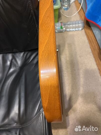 Офисное кожаное кресло