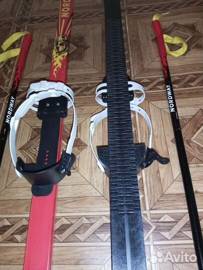 Лыжи беговые детские 140см + палки 100см