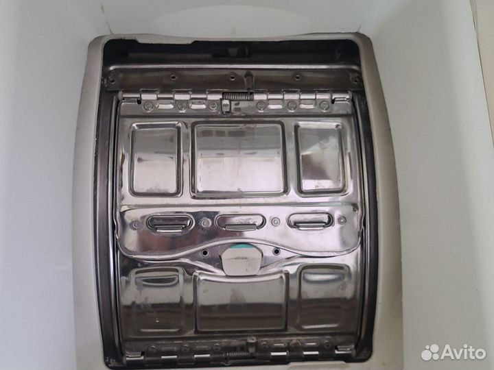 Стиральная машина с вертикальной загрузкой