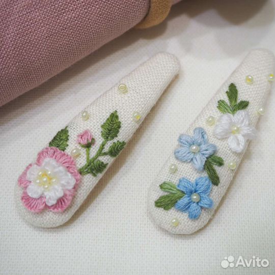 Резинки и заколки для волос с ручной вышивкой