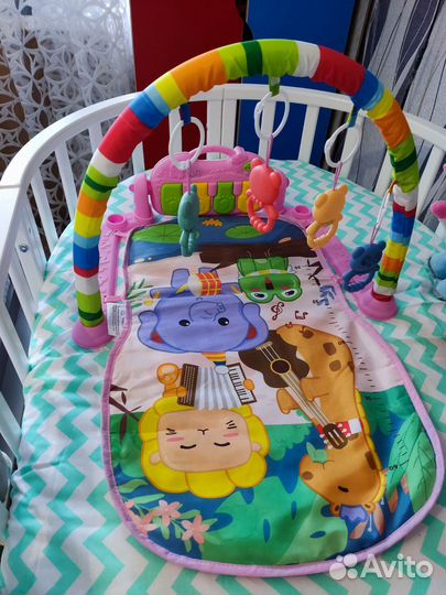 Развивающий коврик с пианино