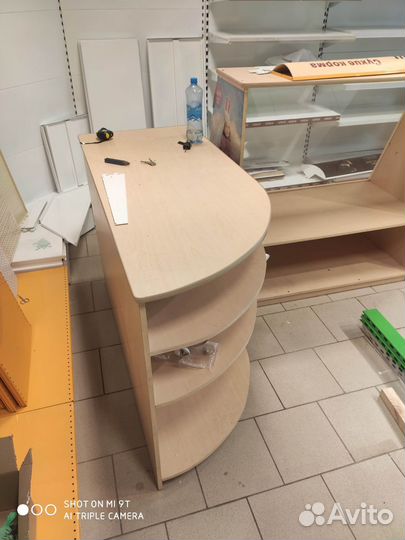 Кассовый стол витрина горка ресепшн