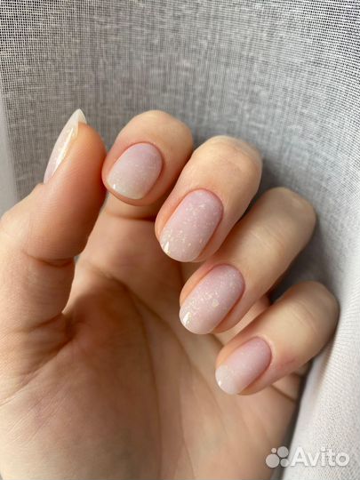 Модель на маникюр