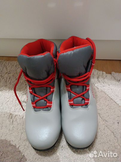 Ботинки лыжные женские 38