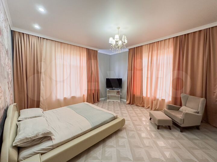 Дом 220 м² на участке 10 сот.