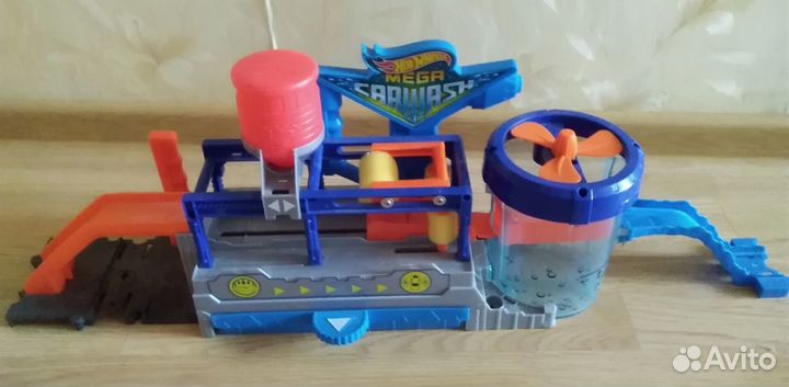 Hot Wheels трек Мега мойка
