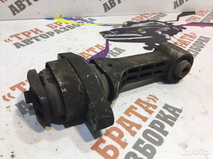 Хендай Солярис Подушка двигателя нижняя (косточка)