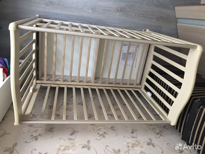 Детская кроватка