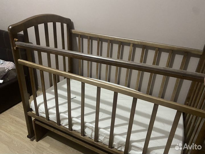 Кроватка 0-3 в отличном состоянии