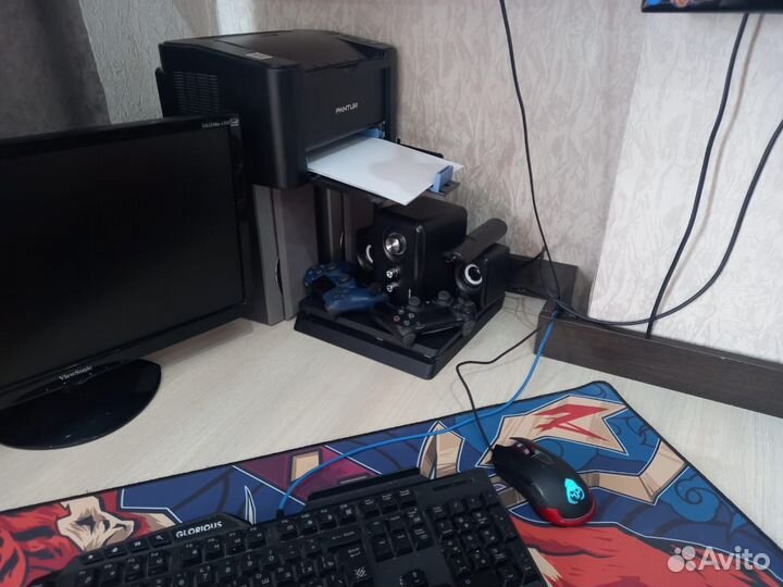 Компьютерный стол угловой