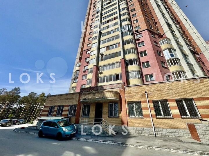 Торговое 90 м² ул. Сухарная