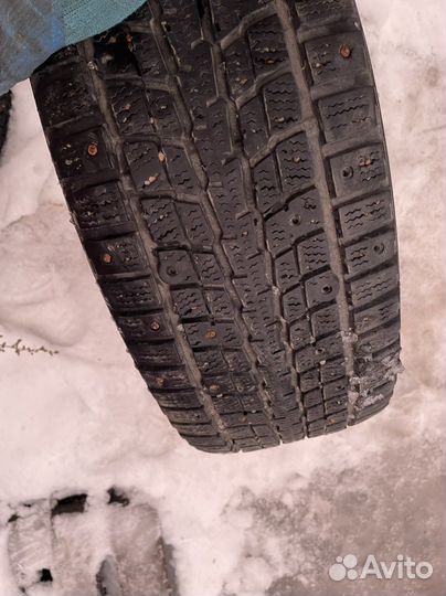 Dunlop SP Winter Ice 01 215/65 R16 102T